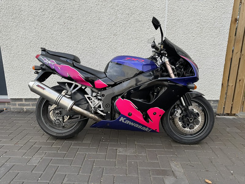 Beam's '93 Kawasaki ZXR750L - midlife crisis/project - Page 1