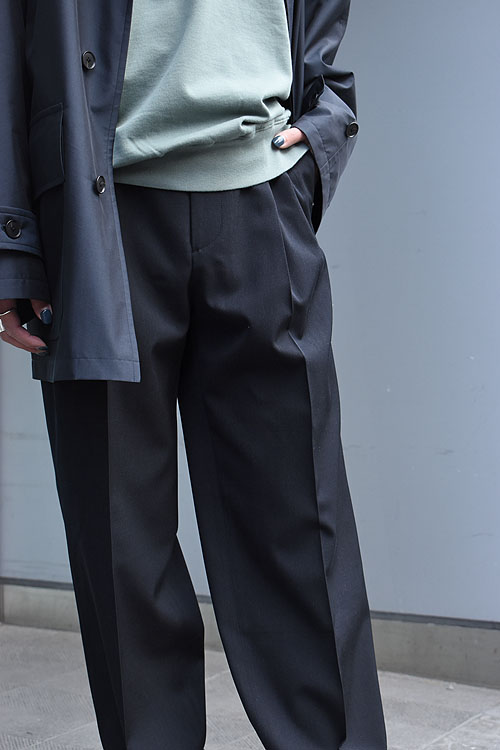 AURALEE[オーラリー] Light Wool Max Gabardine Two-Tuck Slacks [Top