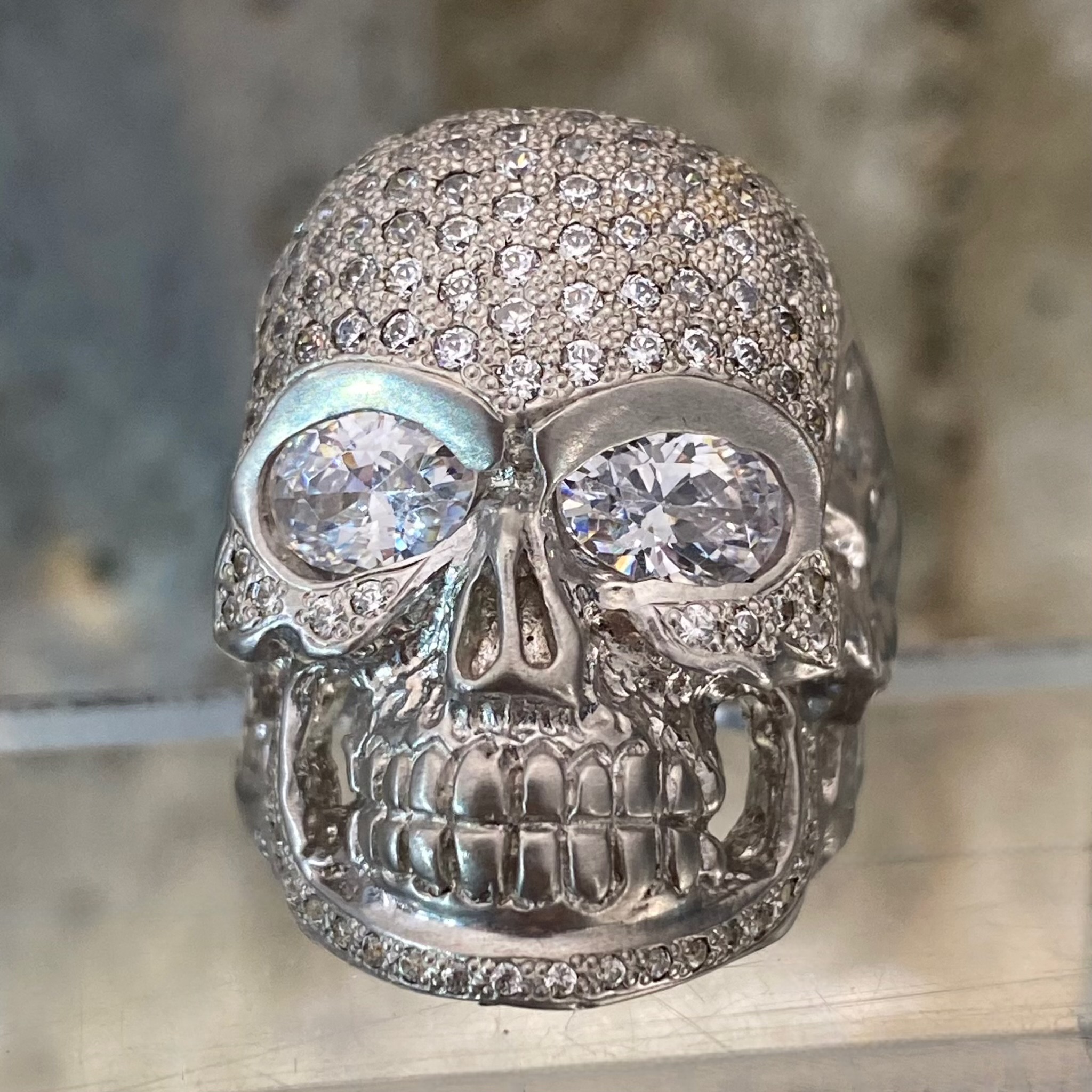 GIANT SKULL HEAD RING / IRREGULAR PAVE / 18k White Gold / DIAMOND
