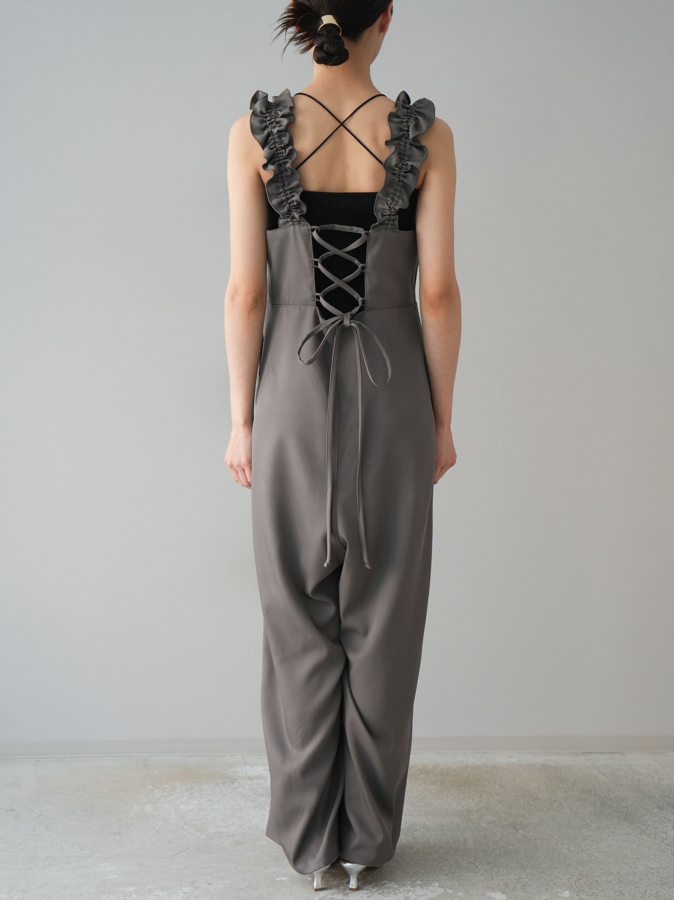 予約]レースアップフリルオールインワン/グレー – Lumier