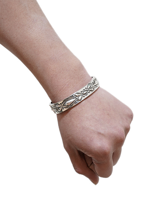 RAY ADAKAI（レイアダカイ） 】 ダブルスタンプシルバーバングル