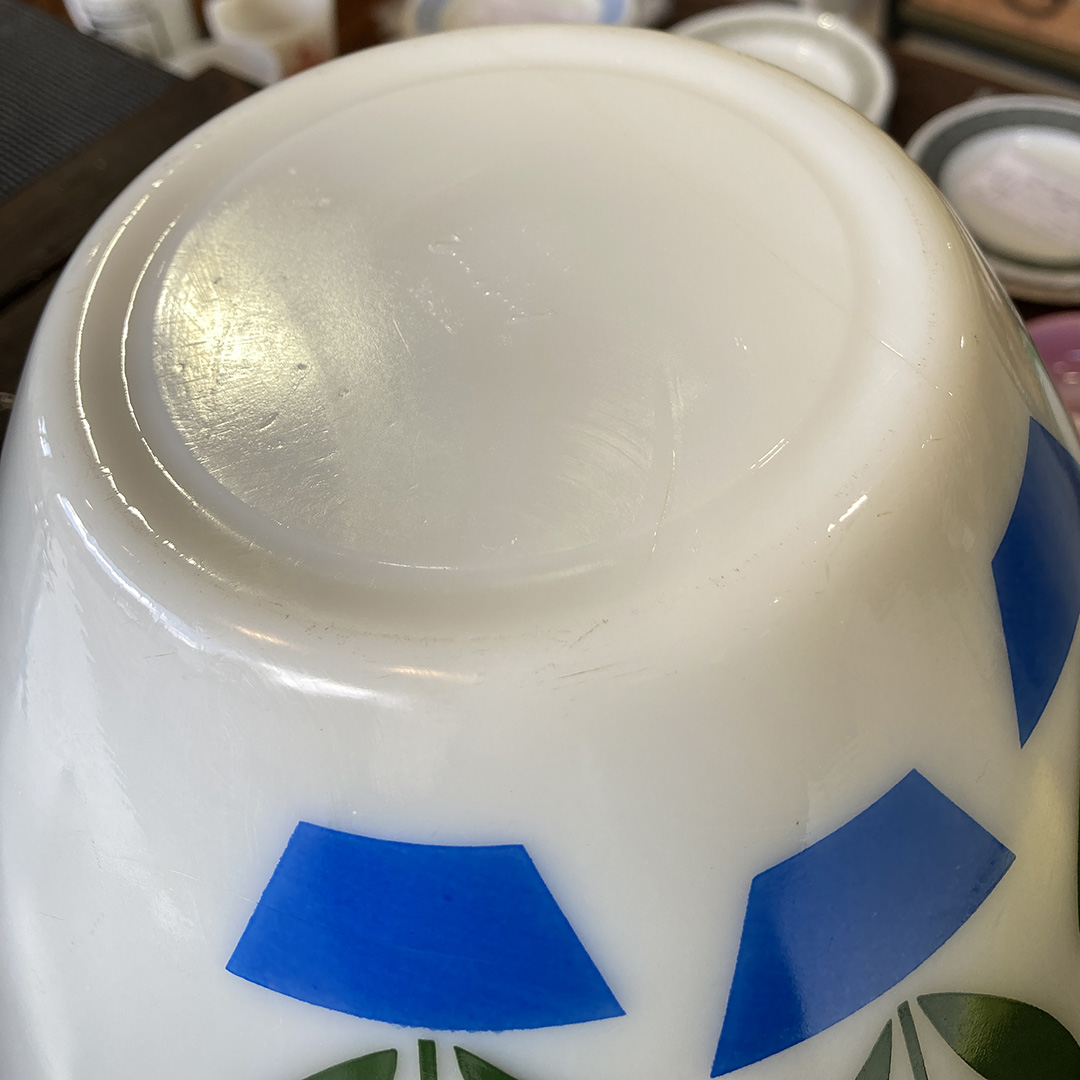 チューリップミキシングボウル アイボリー 1950年代前半製造 Fire-king