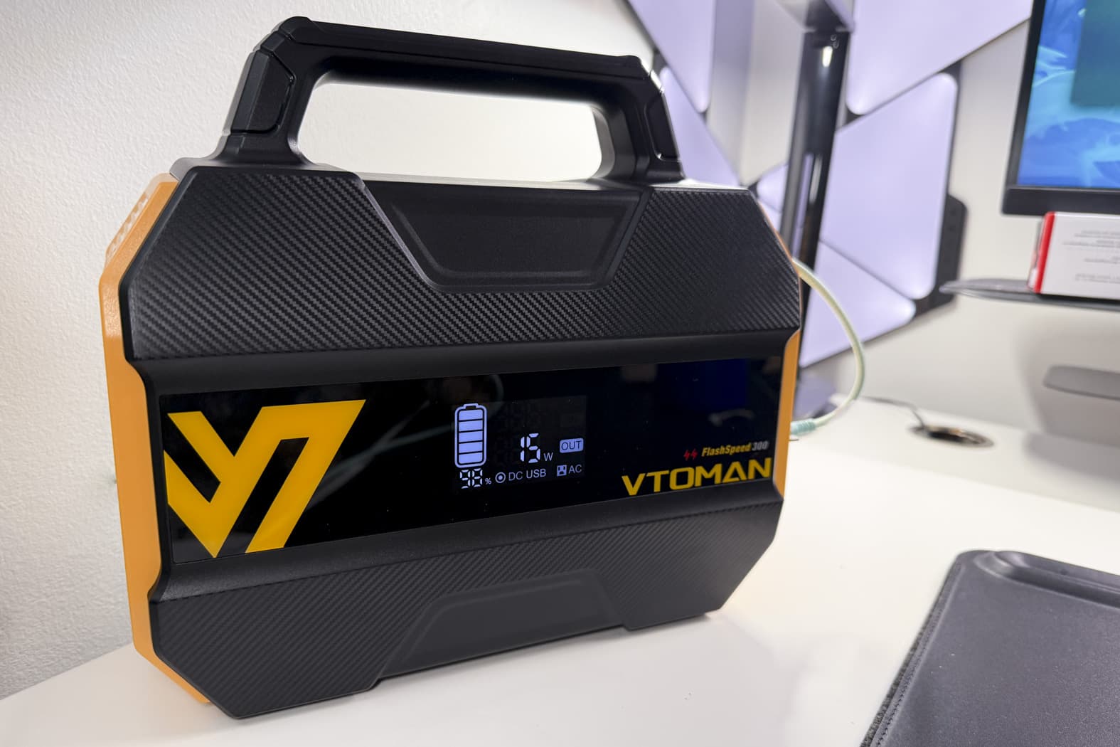 VTOMAN FlashSpeed300 Power Station REVIEW - MacSources