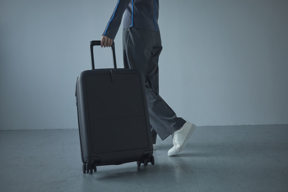 トラベルブランド「moln」から黒曜石にインスパイアされた新色