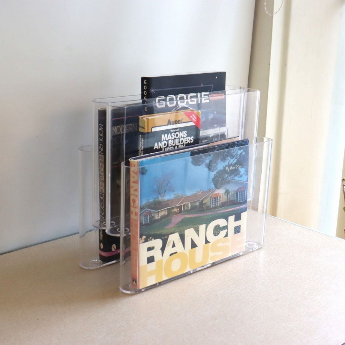 カルテル社製ルーサイトマガジンラック | マガジンラック・ワイヤー