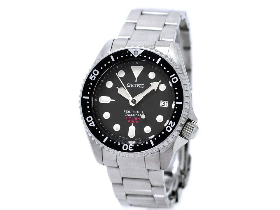 セイコー ダイバー SCUBA 200m 8F35-00A0 パーペチュアルカレンダー