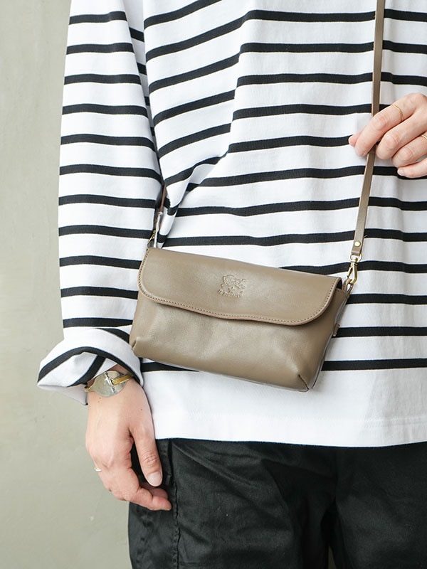 ◇【国内正規販売店】[5422305510]IL BISONTE(イルビゾンテ) レザー