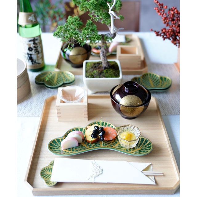 有田焼 錦茶緑金松葉形 前菜皿 ｜ 四季折々のおしゃれな和食器通販