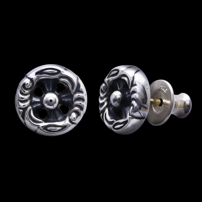 フラワー スタッド イヤリング | メイティングフライト コレクション