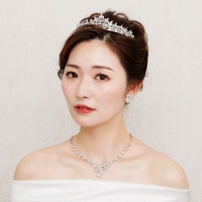 ブライダルアクセサリーならANNAN WEDDING
