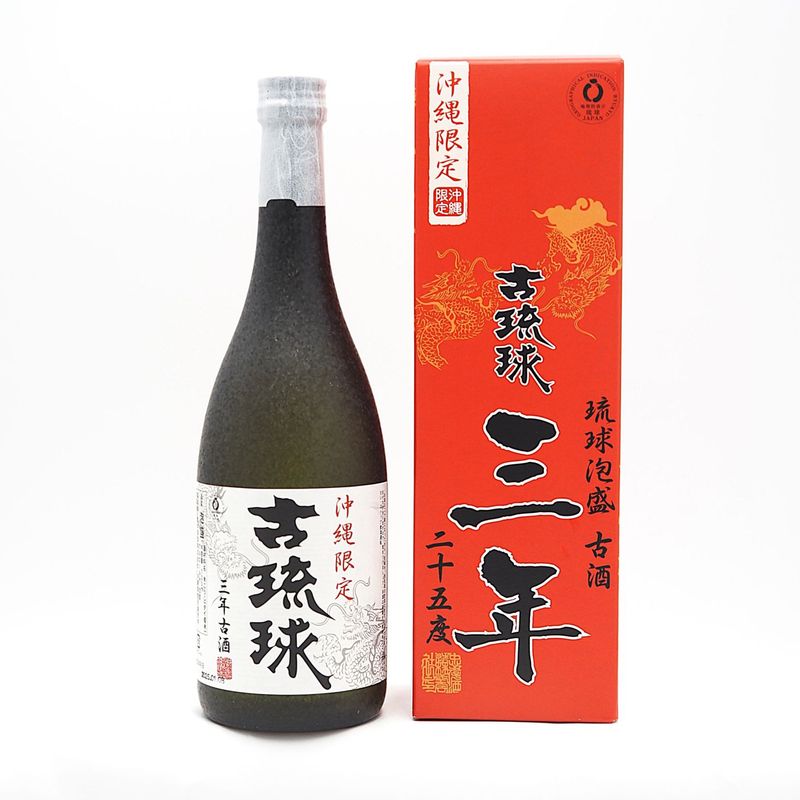 沖縄泡盛古酒「甕熟成18年古酒43度100ml」と「The Vanilla14年古酒100ml」