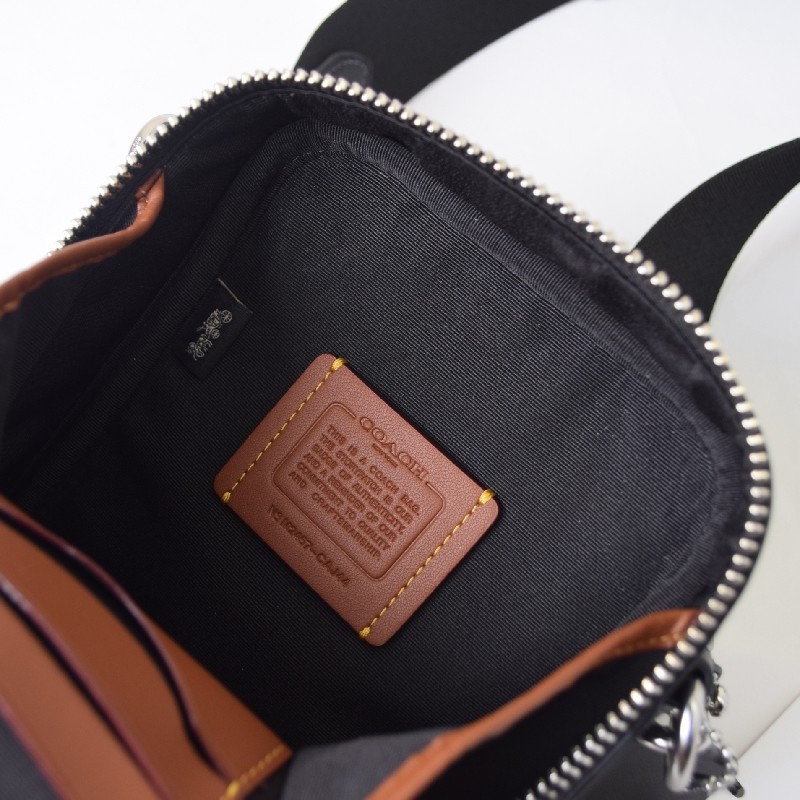 COACH コーチ ショルダーバッグ ポーチ 小さめ シグネチャー デニム