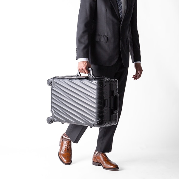 トゥミ TUMI スーツケース 31L 4輪 19 Degree Aluminum