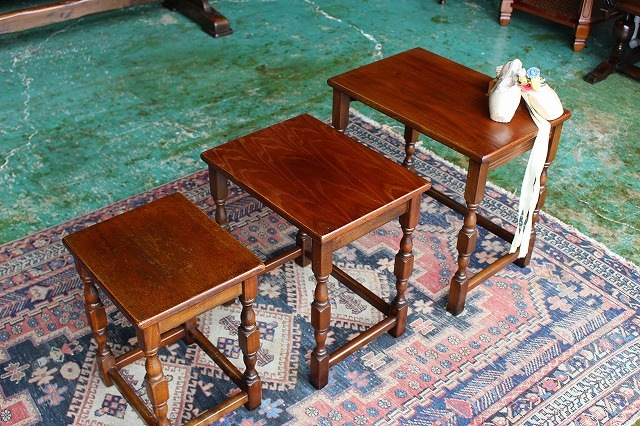 ☆在庫一掃セール☆ イギリスアンティーク家具 ネストテーブル