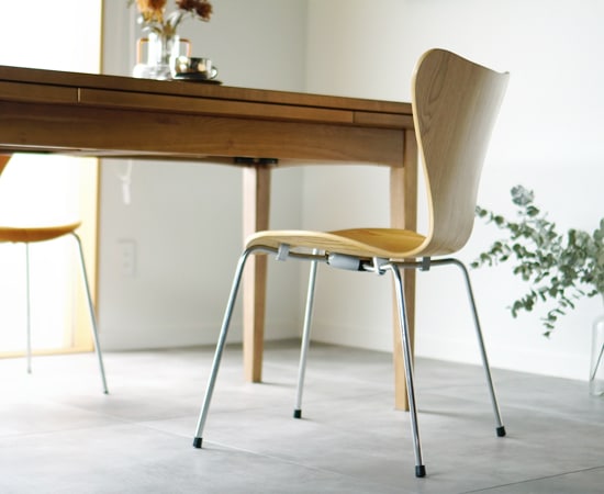 セブンチェア（リプロダクトモデル）｜デザインと使い心地の良さで