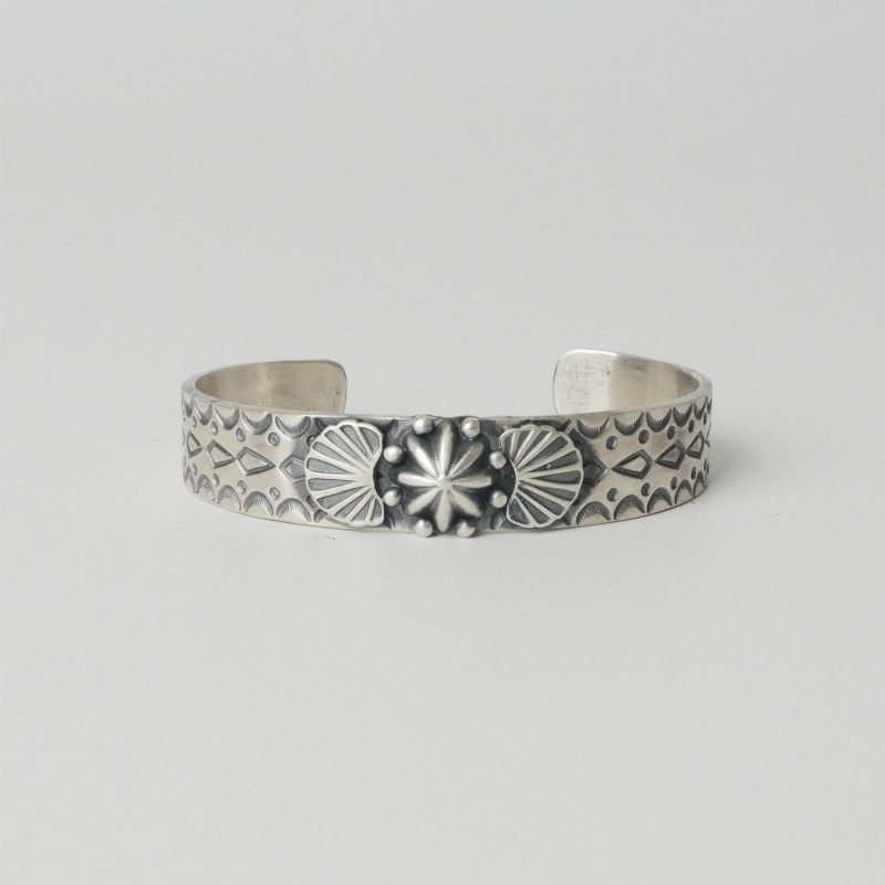 140mm ボーリーブス スタンプワーク バングル｜マライカ公式通販