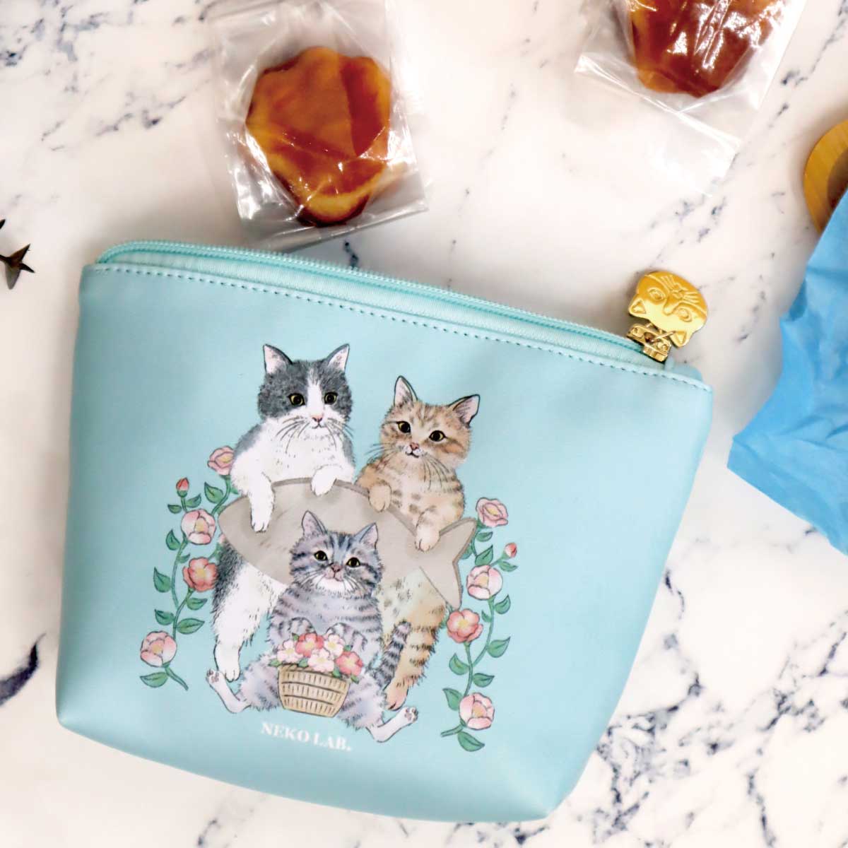 NEW】肉球フィナンシェ&幸せを呼ぶ青のポーチ | 焼き菓子 | NEKOLAB