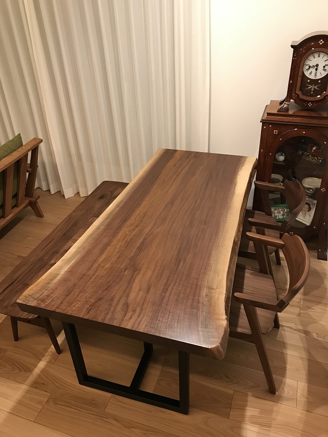 一枚板 ブラックウォールナット材 ダイニングテーブル | 口コミ | 一枚