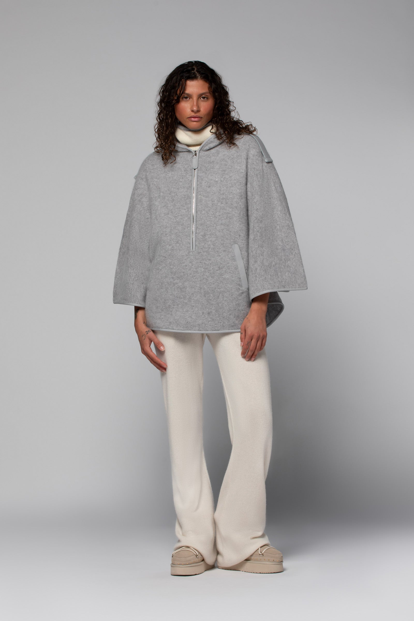 Vanda grey wool and cashmere poncho | Women's luxury fashion – Maxemoi