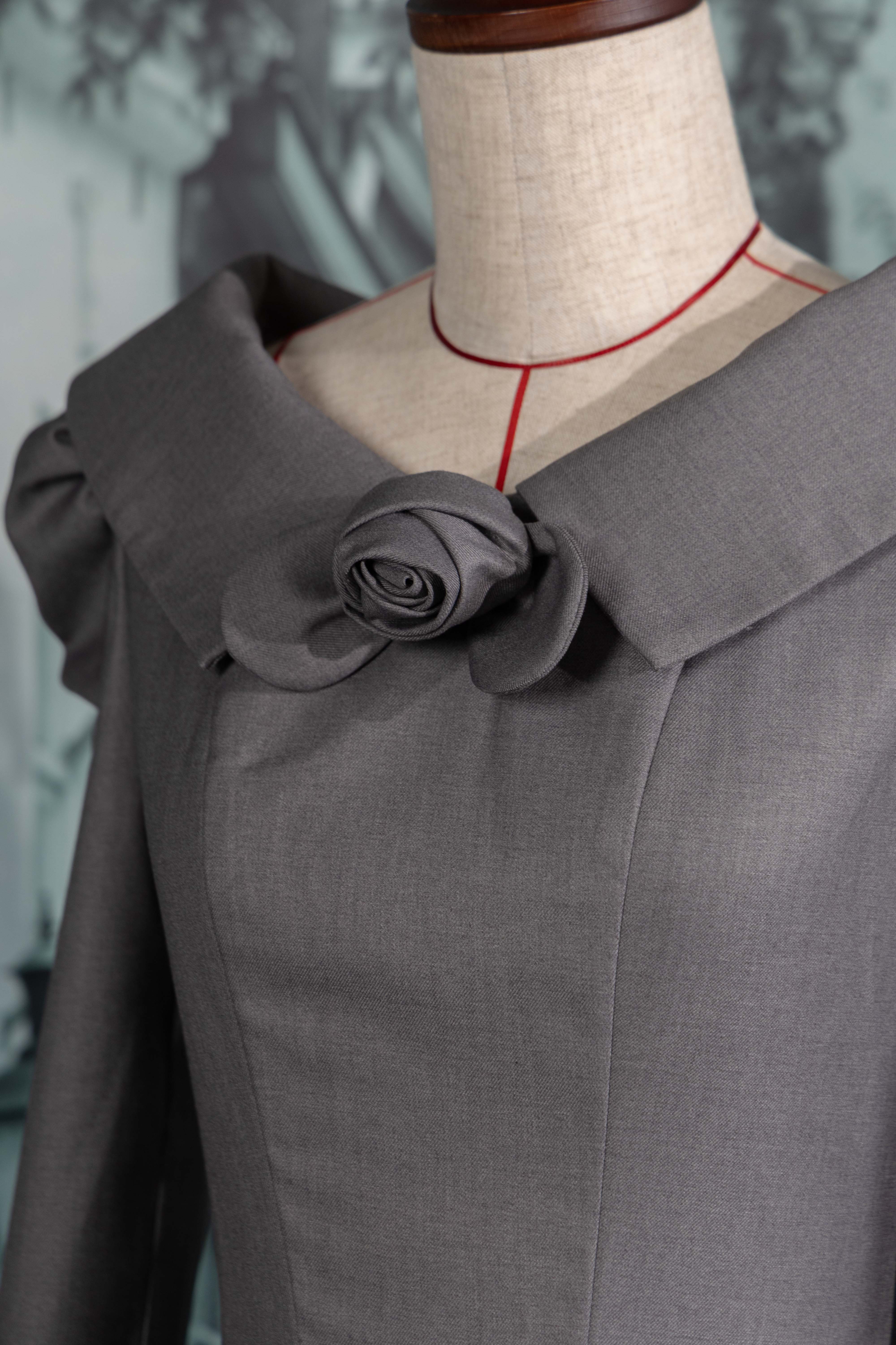 Classical rose dress – Mayo Suzuki