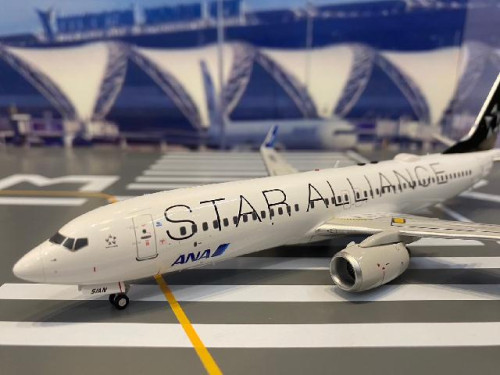 JFox JF7378043 1:200 ANA 737-881(WL)Star Alliance JA51AN [Width 18