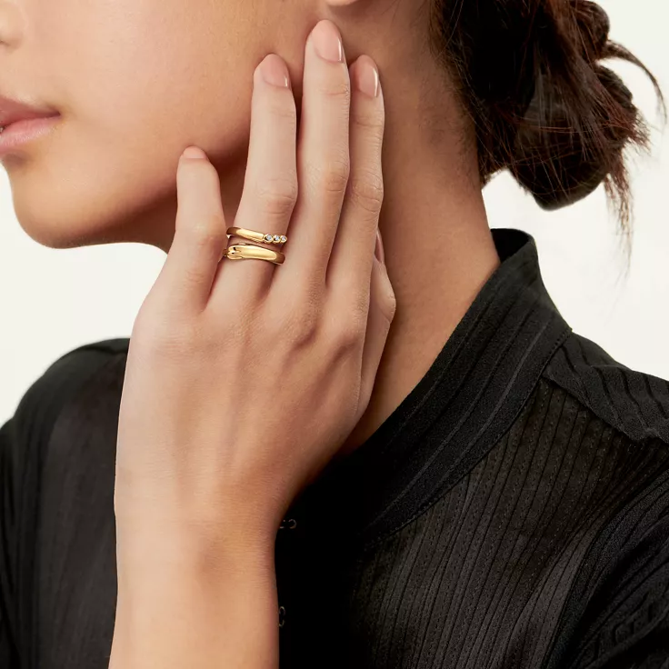 Elsa Peretti®:Snake Ring in Yellow Gold with Diamonds | Tiffany