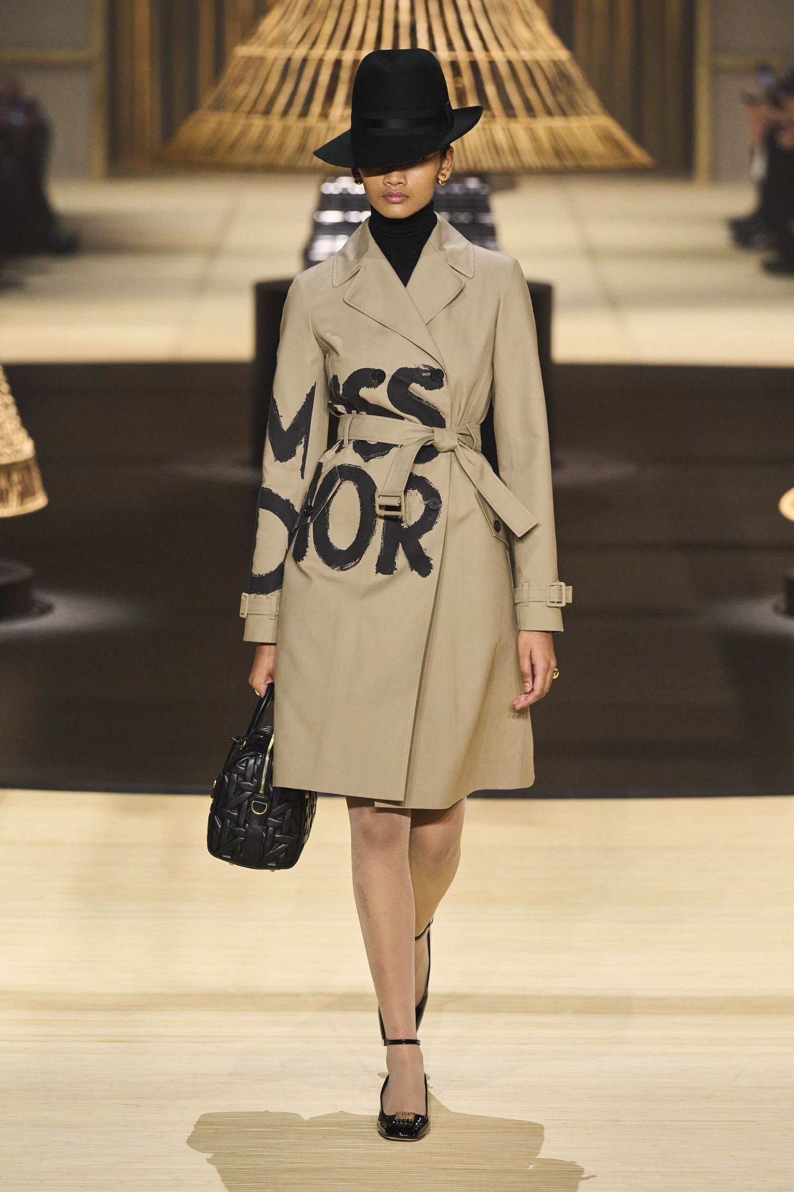ディオール、60年代に誕生した既製服「ミス ディオール」にオマージュ