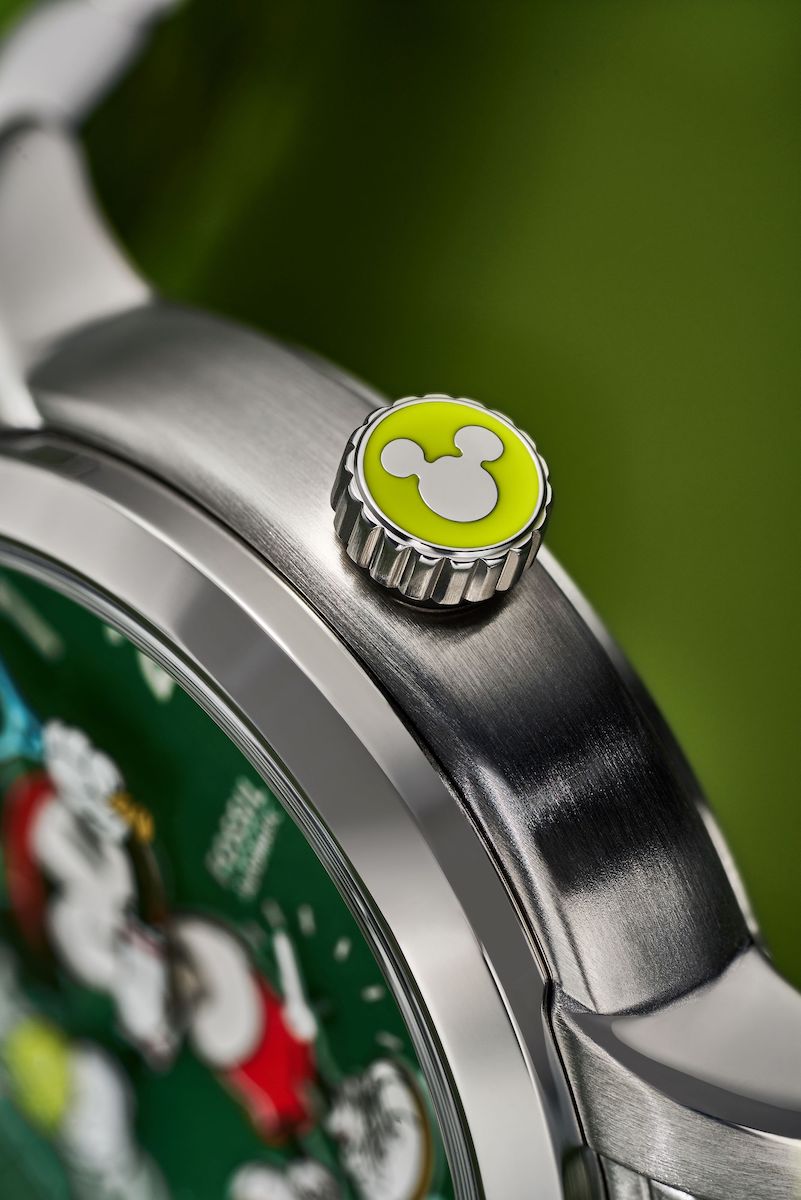 フォッシル」がミッキーマウス・テニスコレクションを発売 世界836本