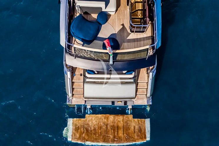 Luxury Crewed Motor Yacht NIRVANA - Cranchi Sessantasette 67 - 3