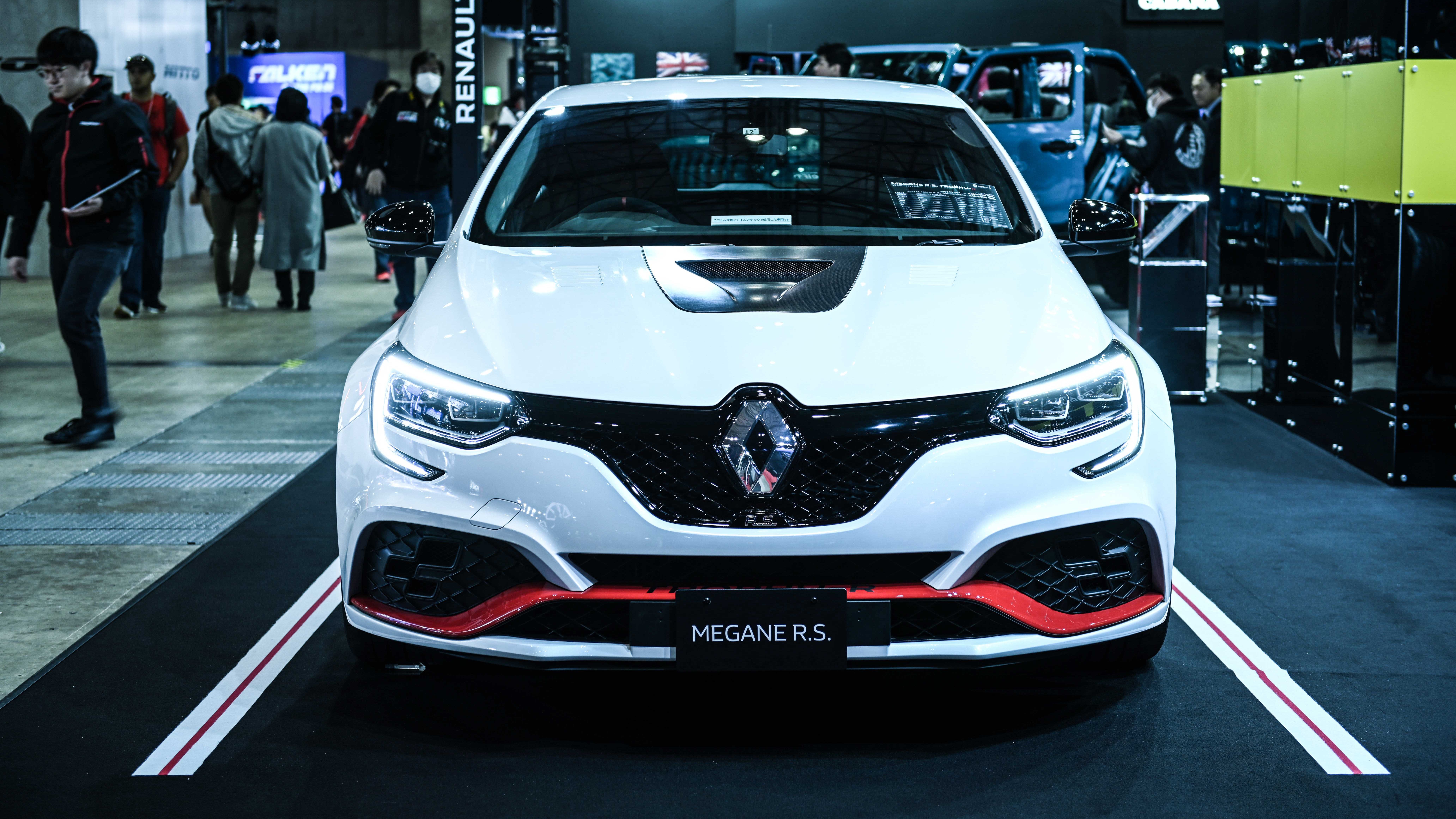 世界限定30台、949万円！ 過激すぎるルノー メガーヌを手に入れるのは