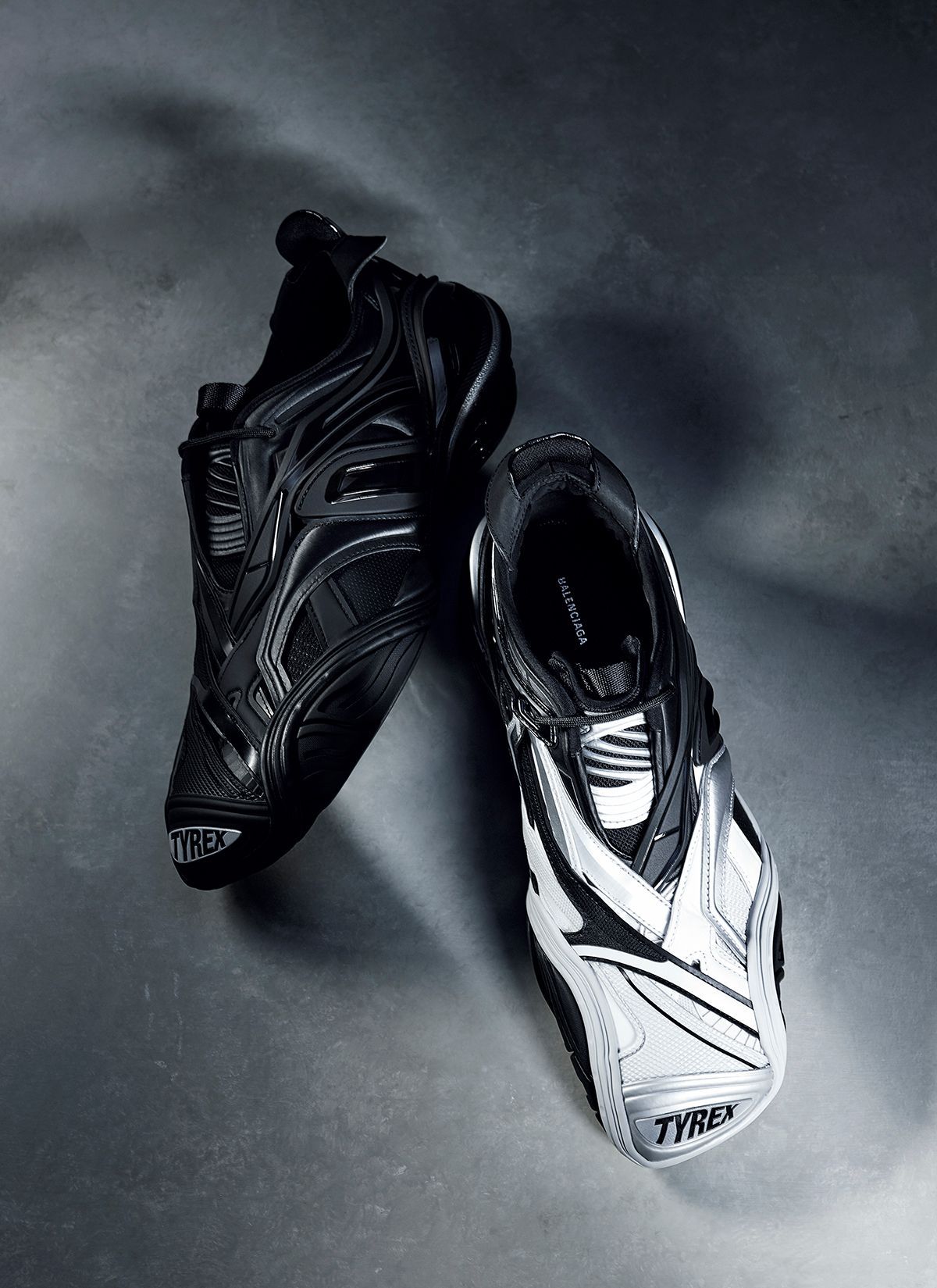 バレンシアガの新作シューズでトレンドを占う──ダッドスニーカーの次