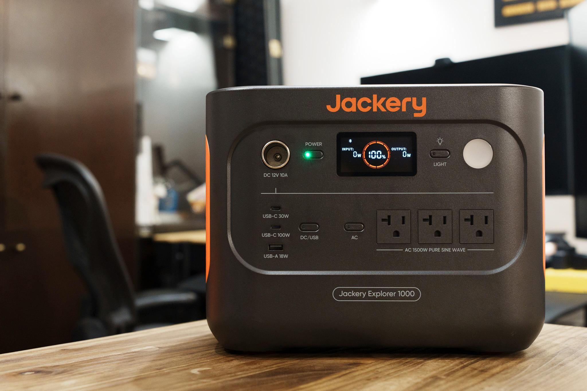 Jackeryのポータブル電源、すごく良くなってる。リビングに出しておき