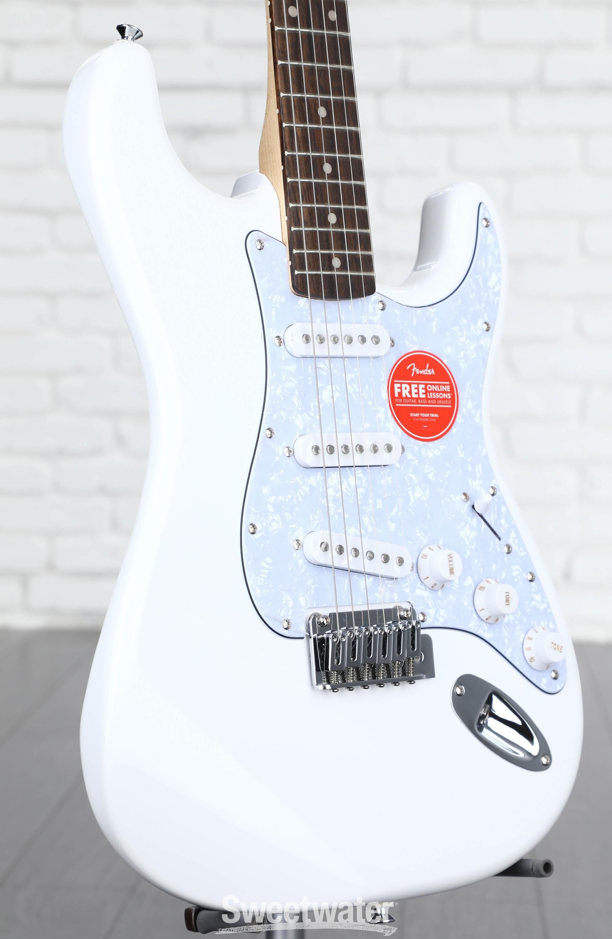 Squier Affinity Series Stratocaster - Arctic White with White