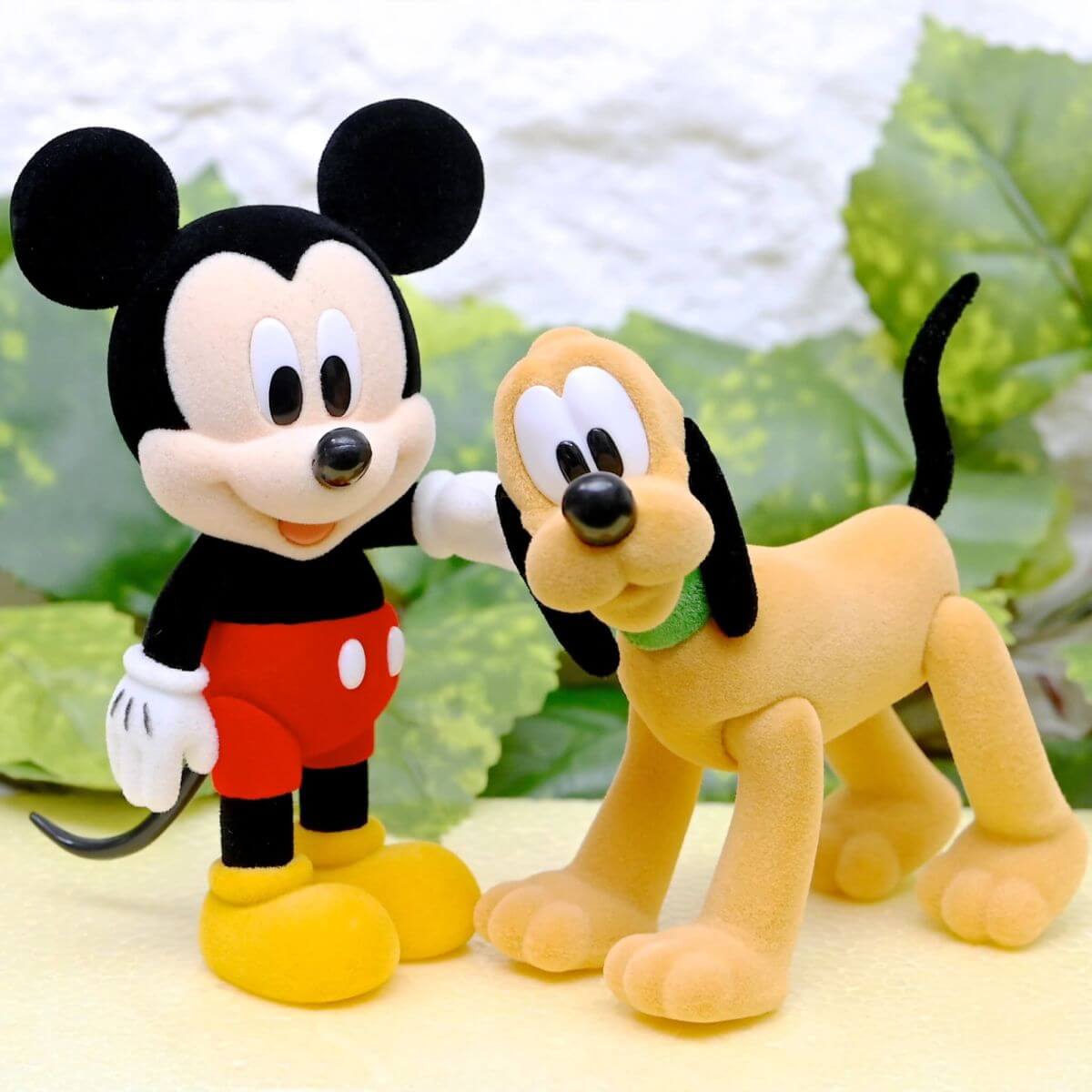 フロッキー仕様の色鮮やかなドール！セガトイズ ディズニー