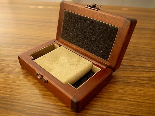 Amazon.co.jp: 豊岡クラフト 携帯用腕時計ケース SC124 : ファッション