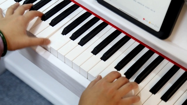 Amazon | IKTMI 木製 電子ピアノ 88鍵盤 アップライト ピアノ電子