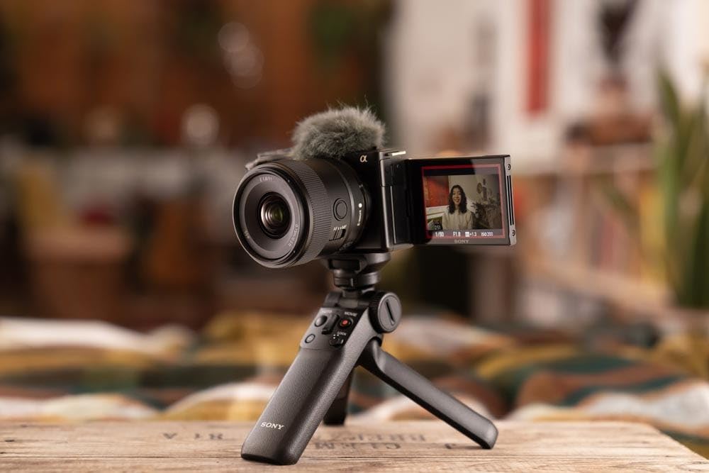 Amazon | Sony E 11mm F1.8 | APS-C 広角プライムレンズ (SEL11F18