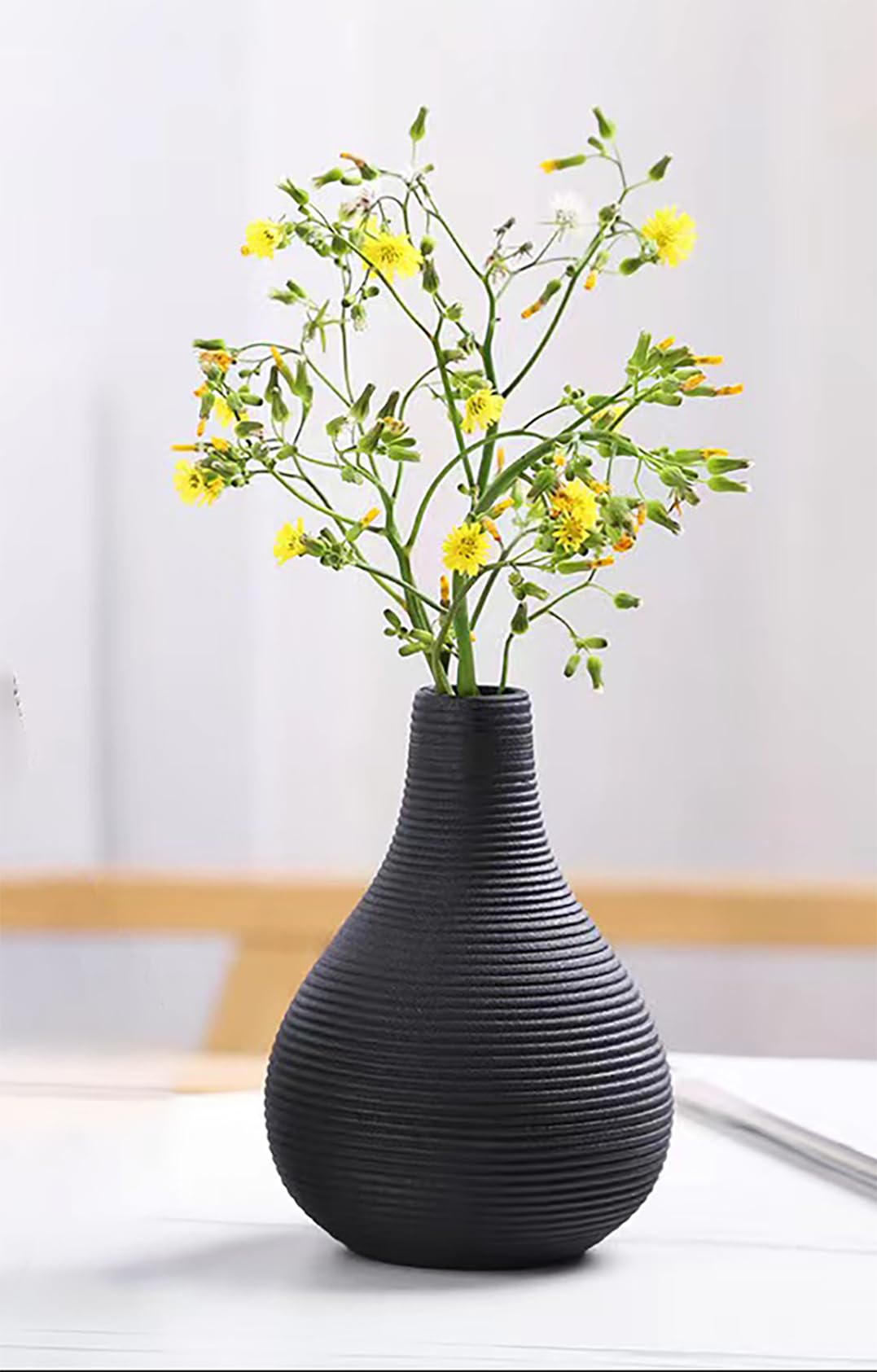 Amazon.co.jp: 花瓶 おしゃれ 花瓶 黒 陶器 ミニ花器 一輪挿し