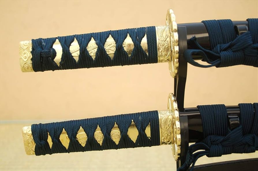 Amazon.co.jp: 模造刀-美術刀 ミニミニ竜3点セット(彫金・紺)刀掛台付