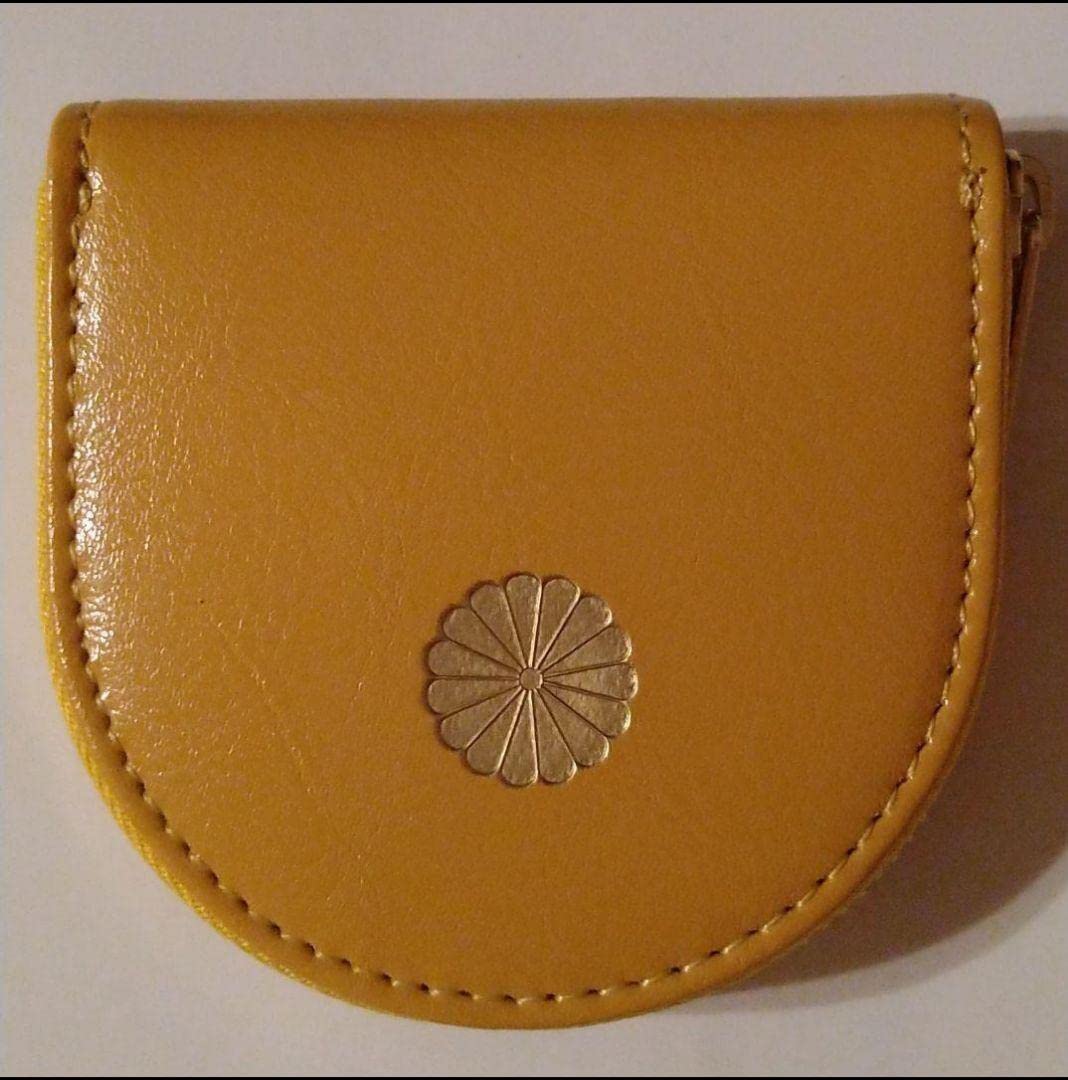 Amazon.co.jp: 菊の御紋 コインケース 小銭入れ 皇居 限定品 グッズ 本