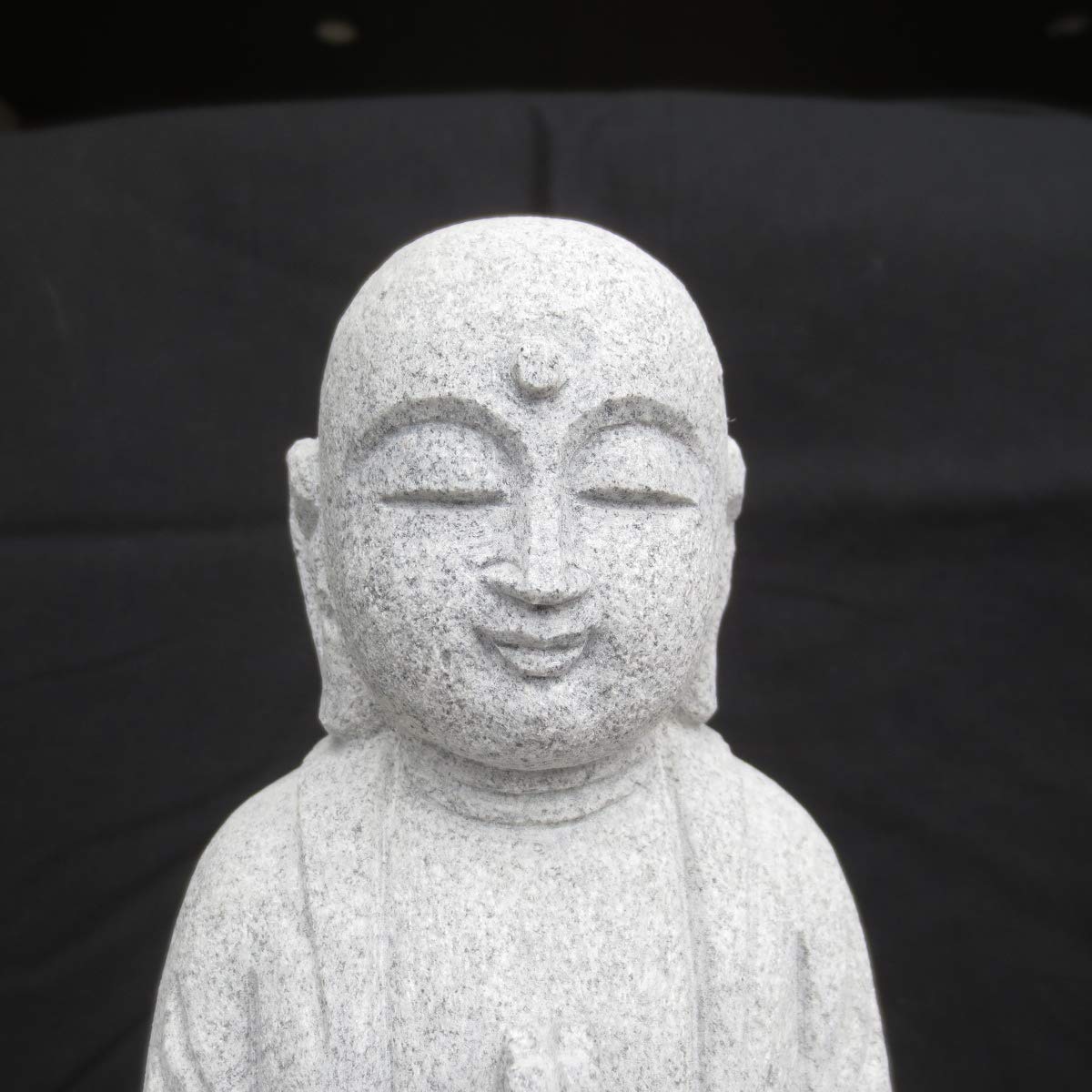 Amazon.co.jp: 地蔵菩薩 1尺 御影石 石仏 地蔵 癒しのお地蔵さん 仏像