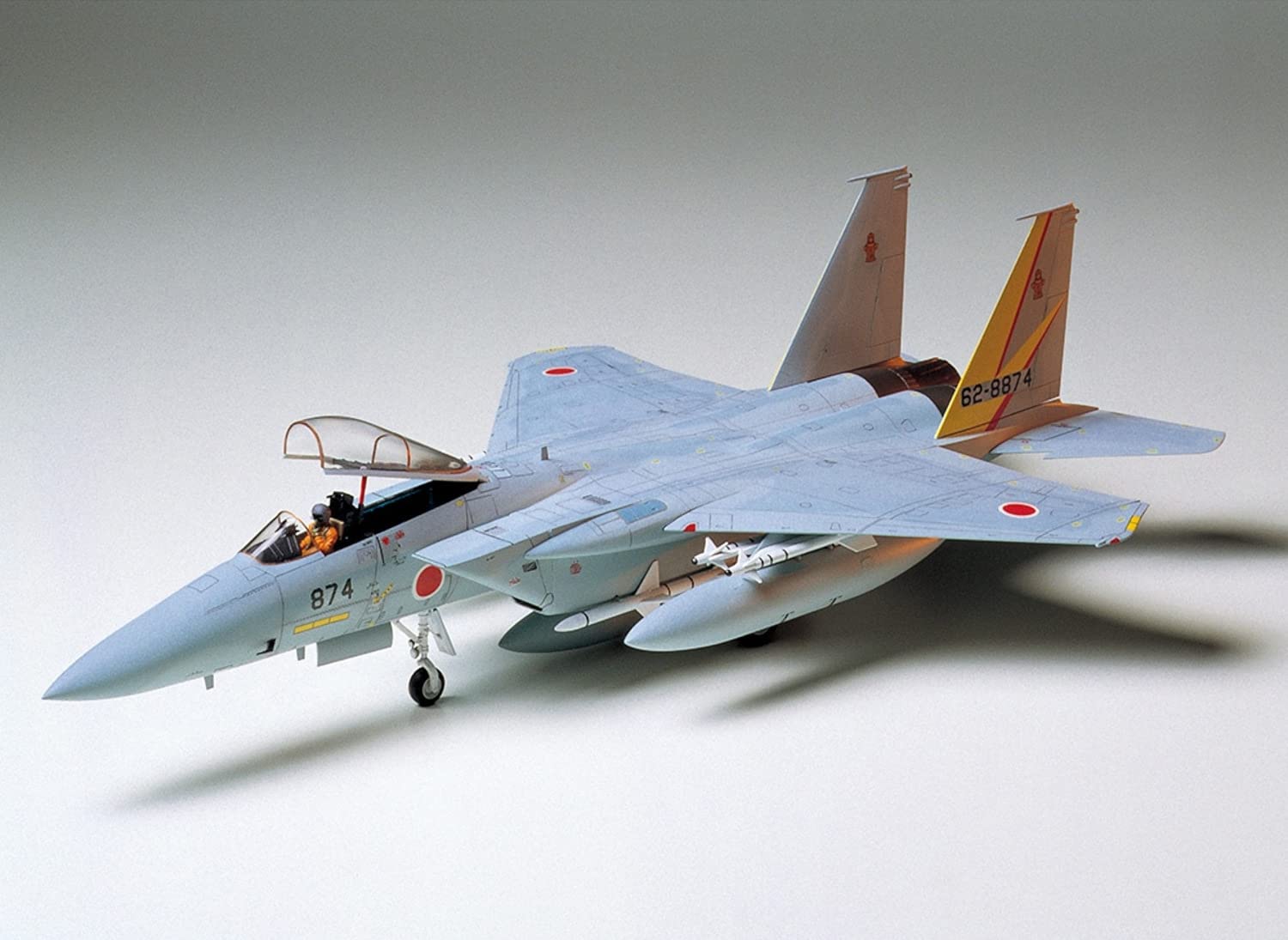 Amazon.com: Tamiya 61030 JASDF F-15J Eagle (Japanese Import) [Toy