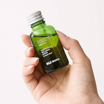 Amazon.co.jp: 無印良品 エッセンシャルオイル くつろぎブレンド 30ml