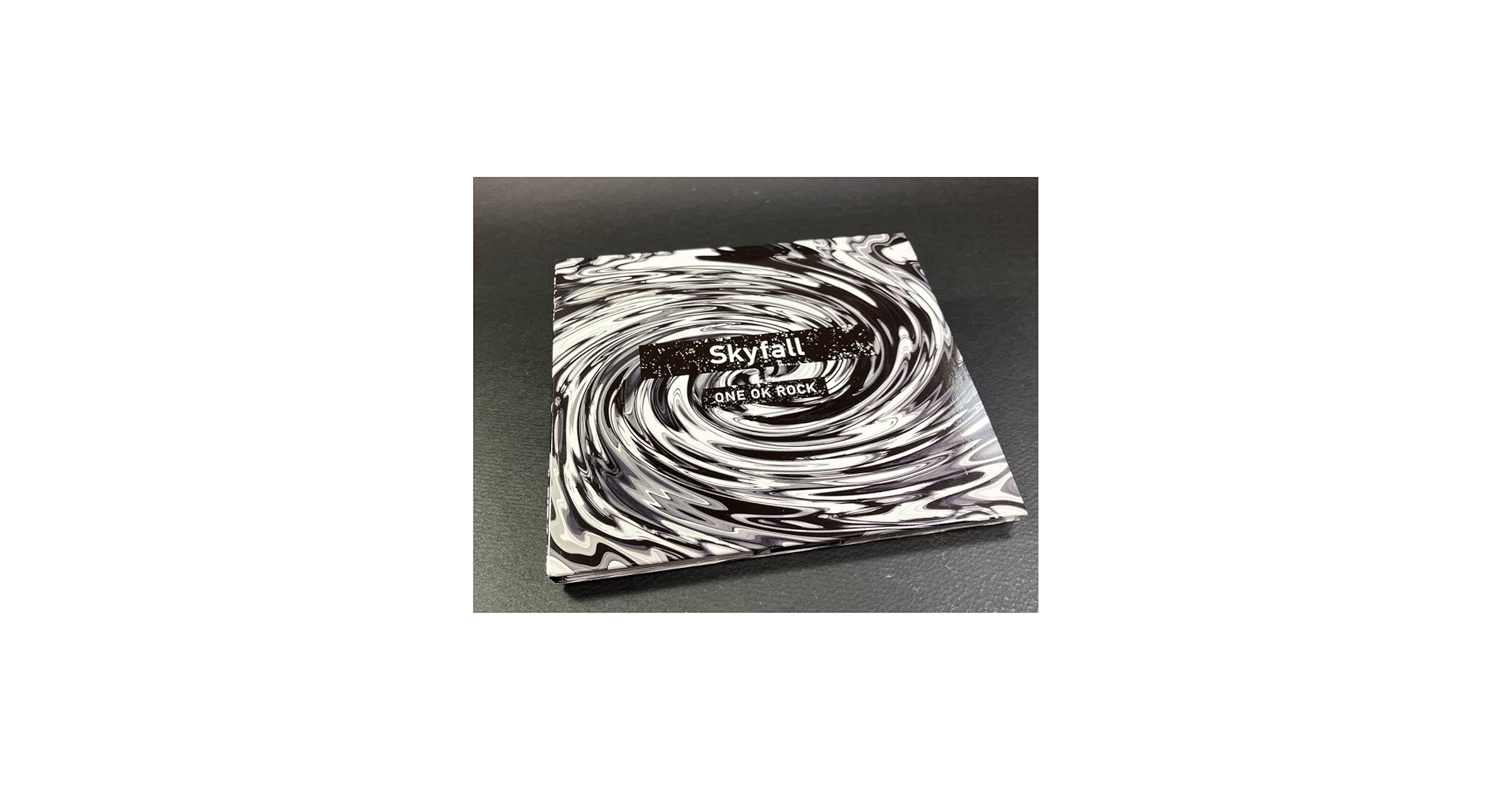 Amazon.co.jp: ONE OK ROCK CD Skyfall (会場限定CD) ワンオクロック