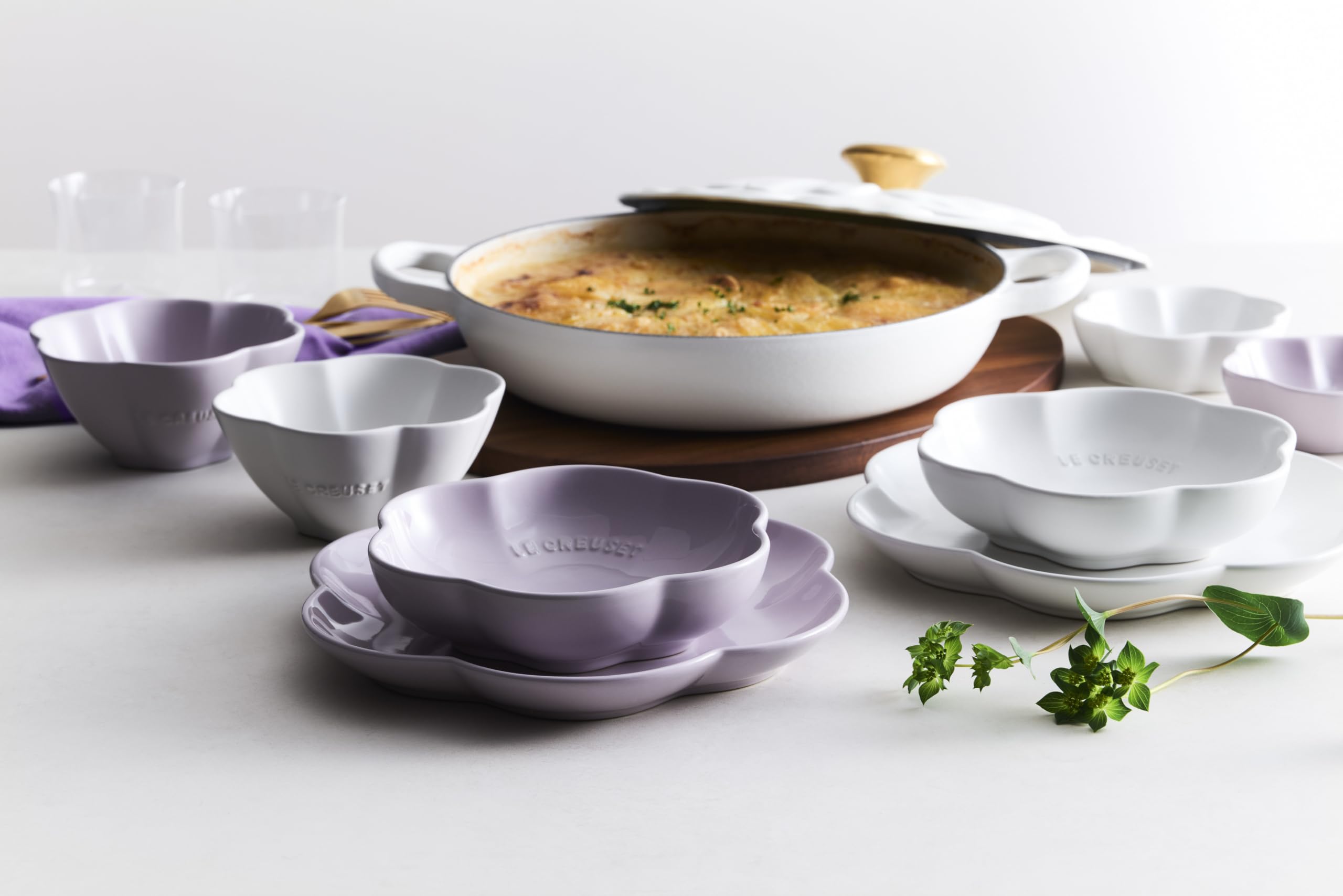 Amazon｜ル・クルーゼ(Le Creuset) 皿 スフィア・ラウンド・フラワー