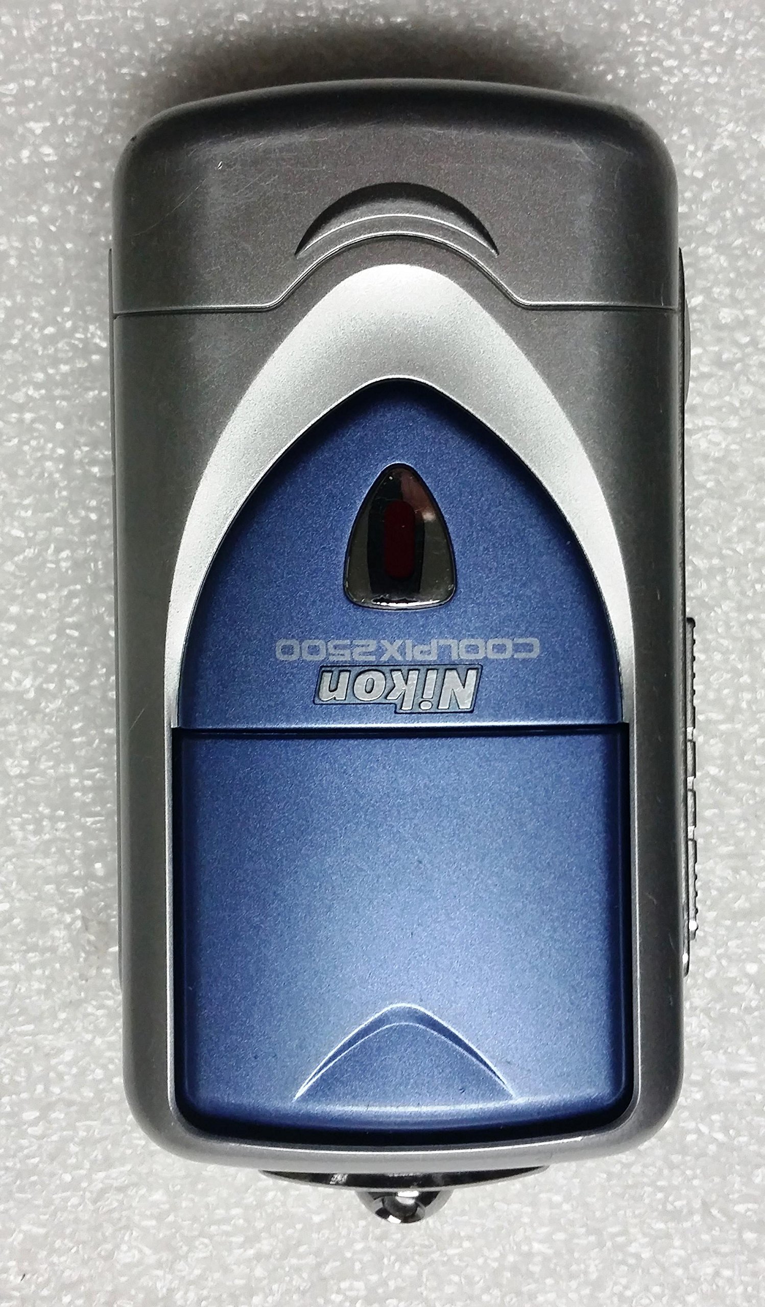 Amazon | Nikon Coolpix 2500 2MP デジタルカメラ 光学ズーム3倍