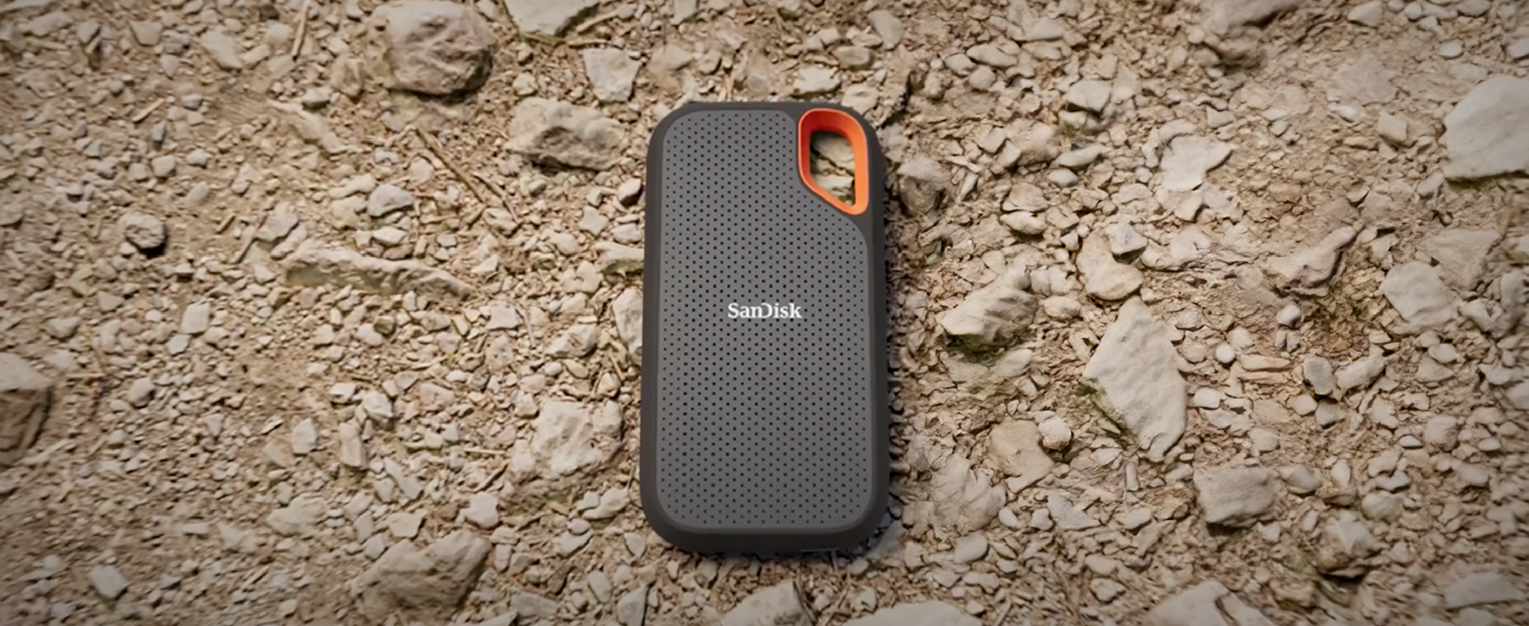 Amazon.com: SanDisk 4TB Extreme Portable SSD - Up to 1050MB/s, USB