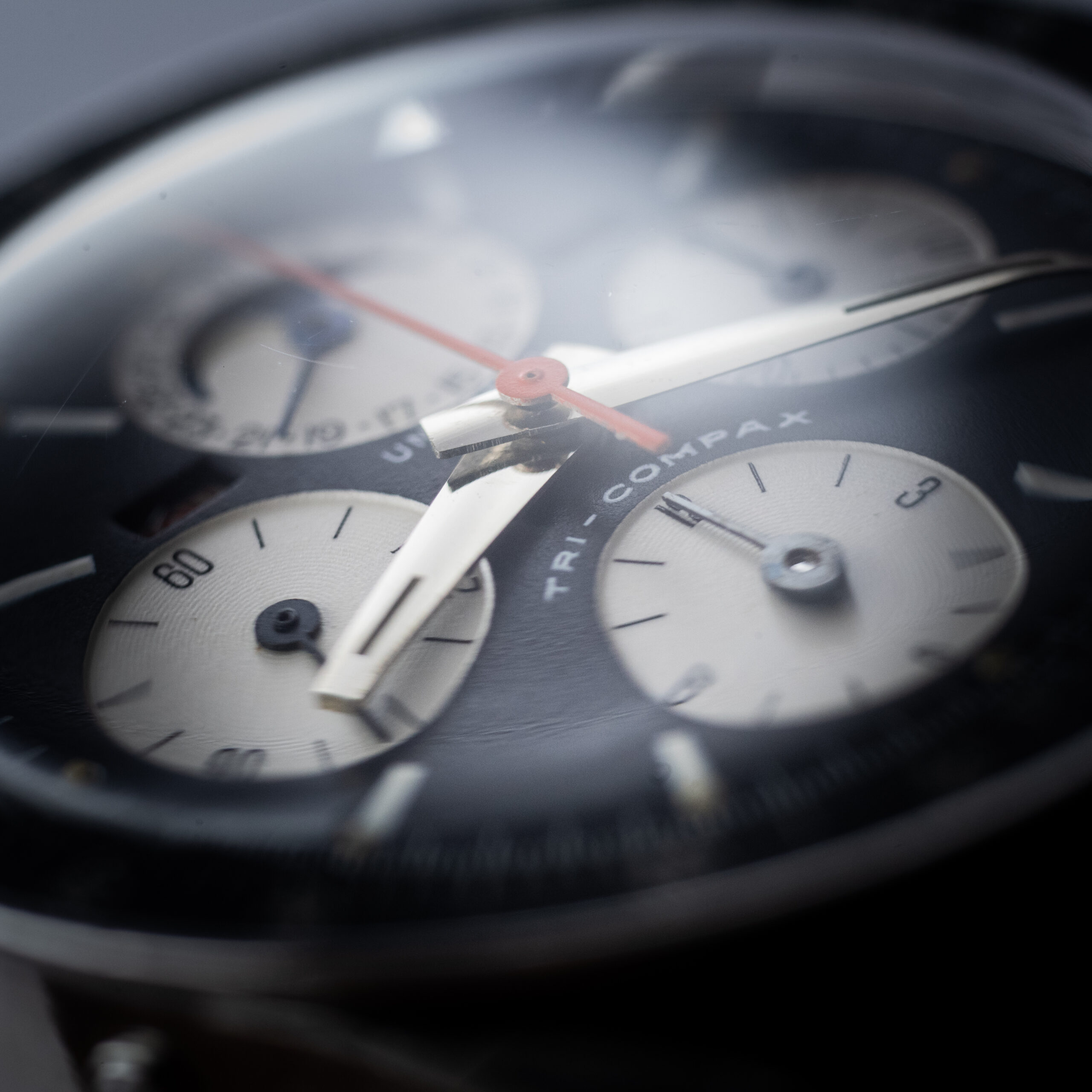 ヴィンテージマニア必見！ユニバーサル・ジュネーブの至宝『トリ