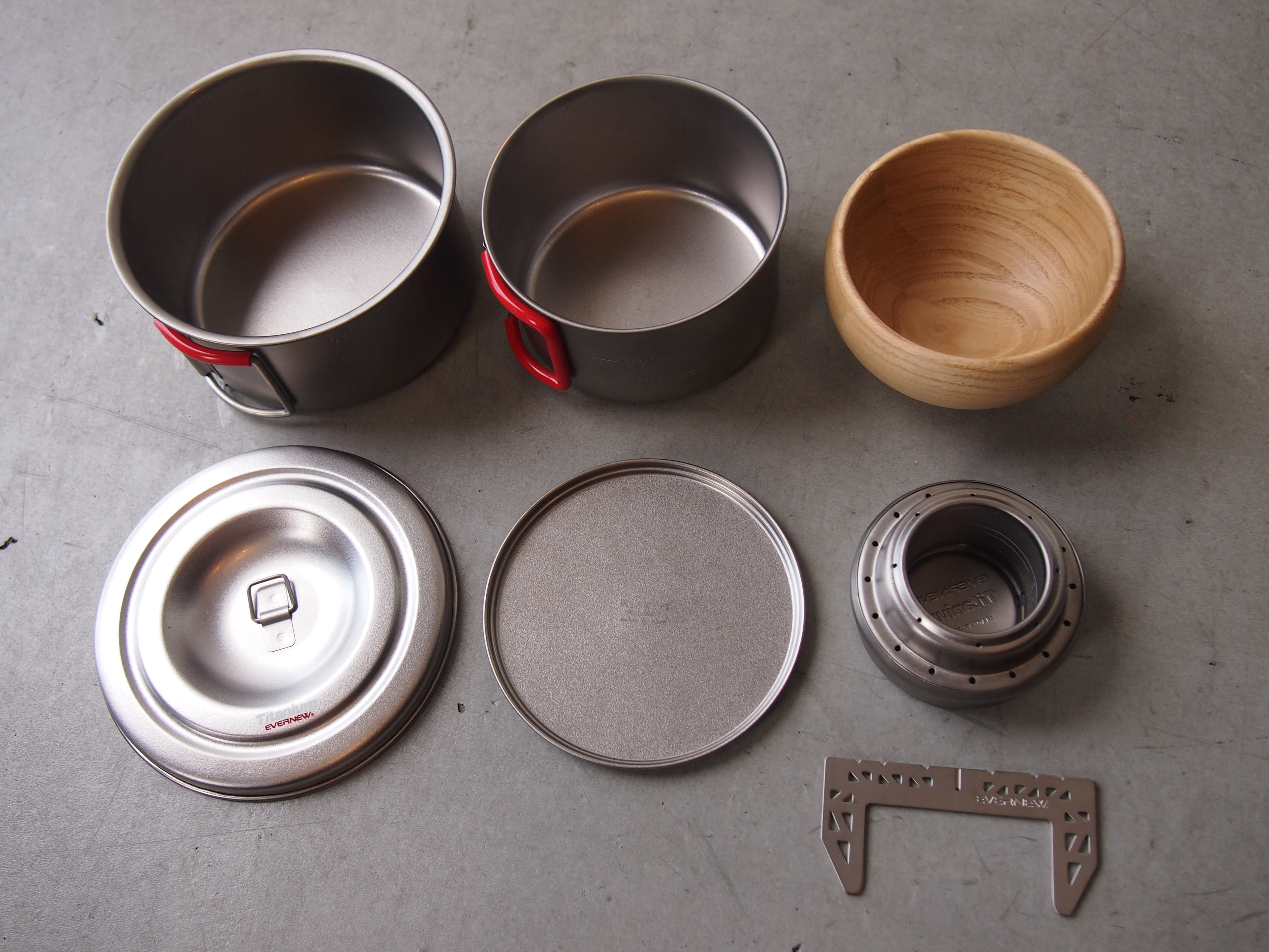萌えるエバニューのミニマル系クッカーセット。 – moderate