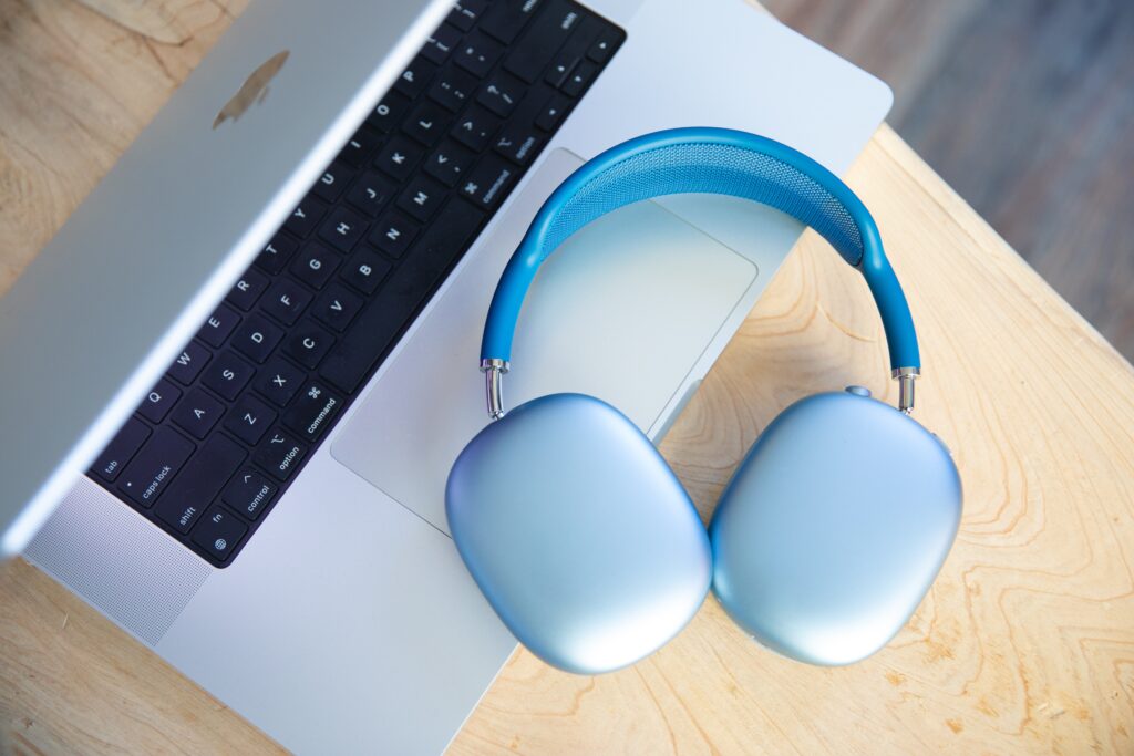 最新情報まとめ】新型AirPods Max 2 発売日・スペック | motifyublog